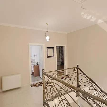 31 Ad Hamallaj Villa