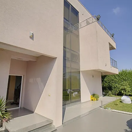 Villa 31 Ad Hamallaj